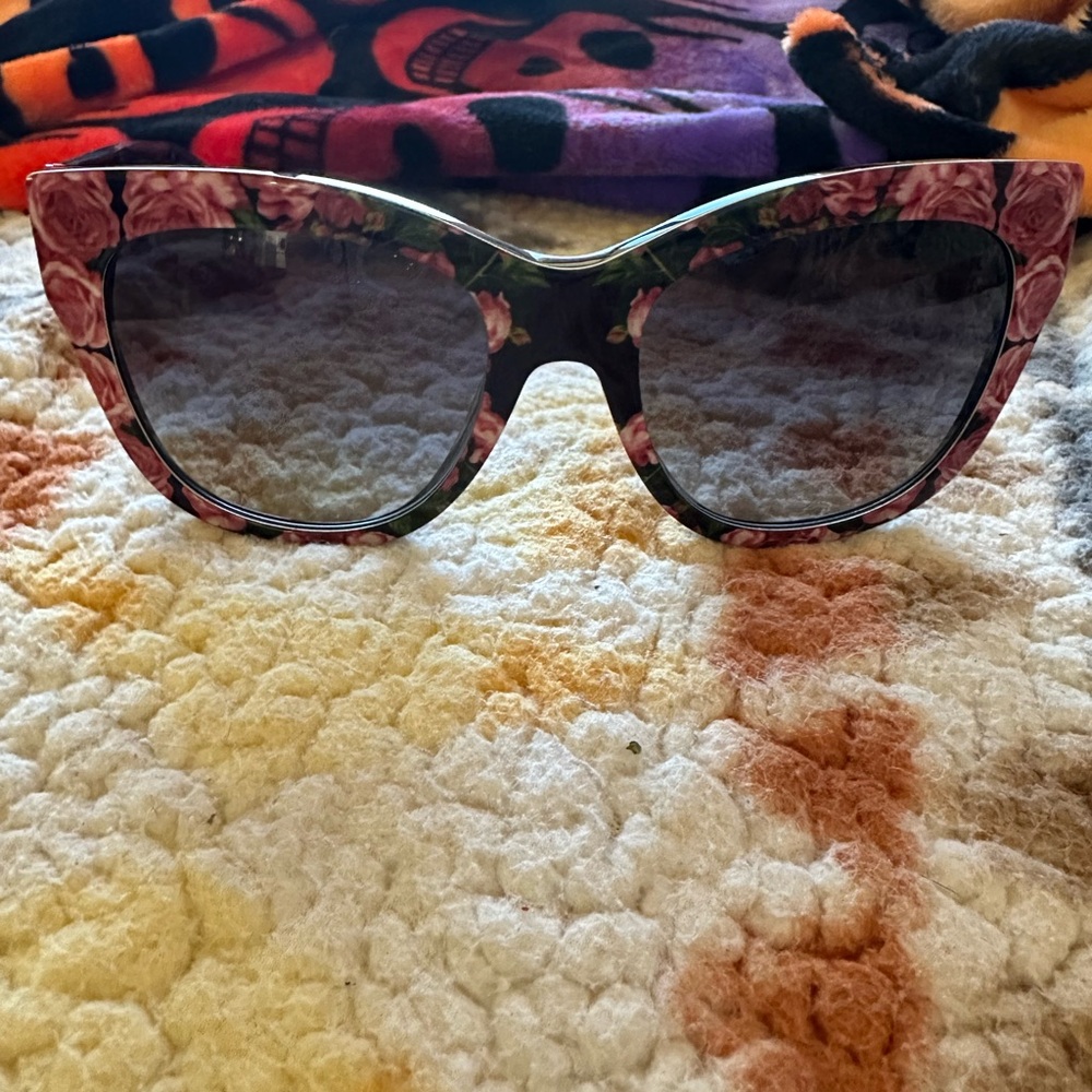 Dolce & Gabbana Pink Floral Rose Print Oversized Sunglasses - Picture 4 of 9